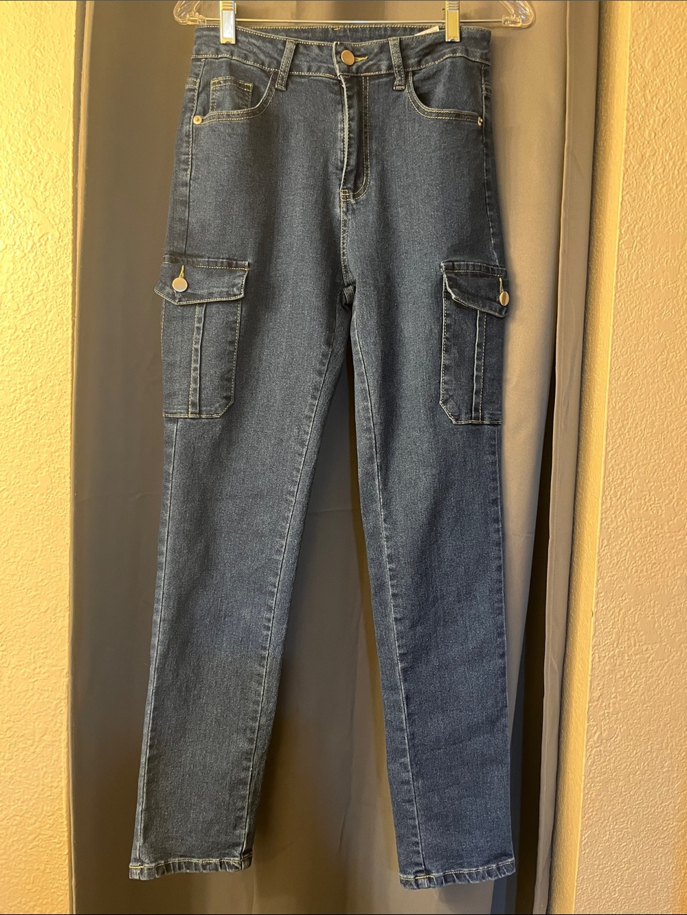 NWOT!Women’s High-Rise Cargo Jeans in Dark Blue
